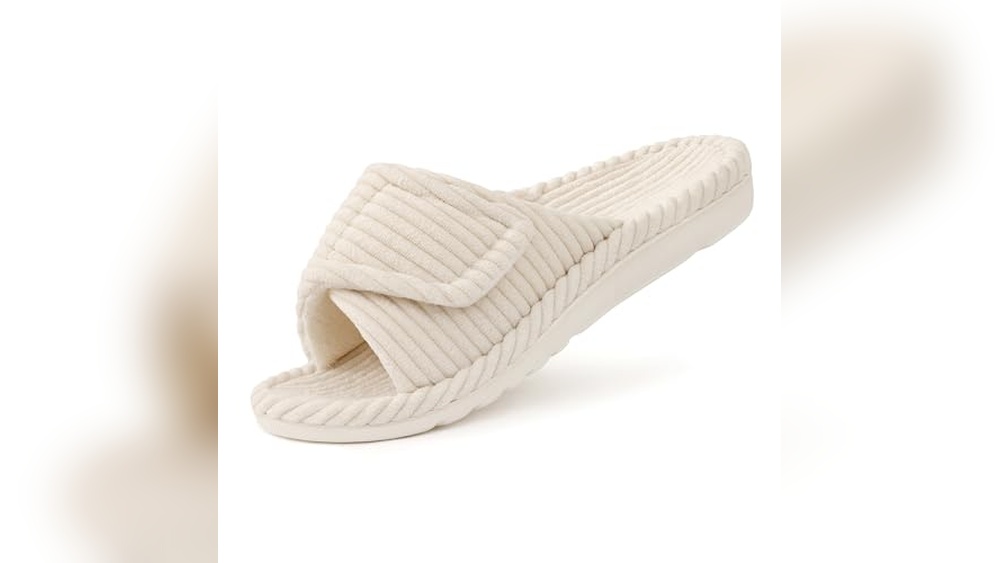 Best House Shoes for Flat Feet