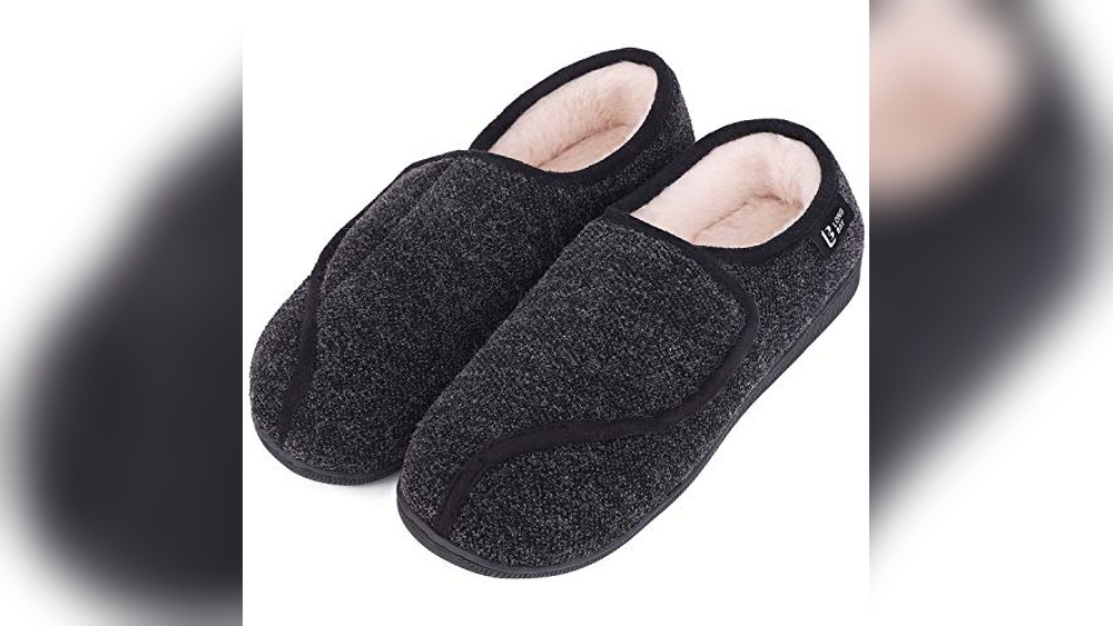 Best House Shoes for Neuropathy