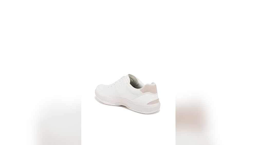Best Pickleball Shoes for Women With Wide Feet